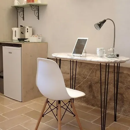 Lithos Guest Bed and breakfast