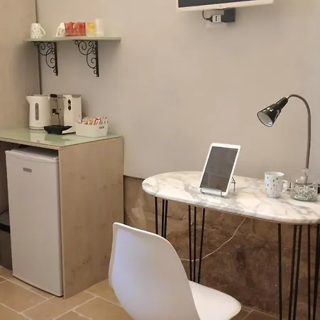 Lithos Guest Μπαρλέτα